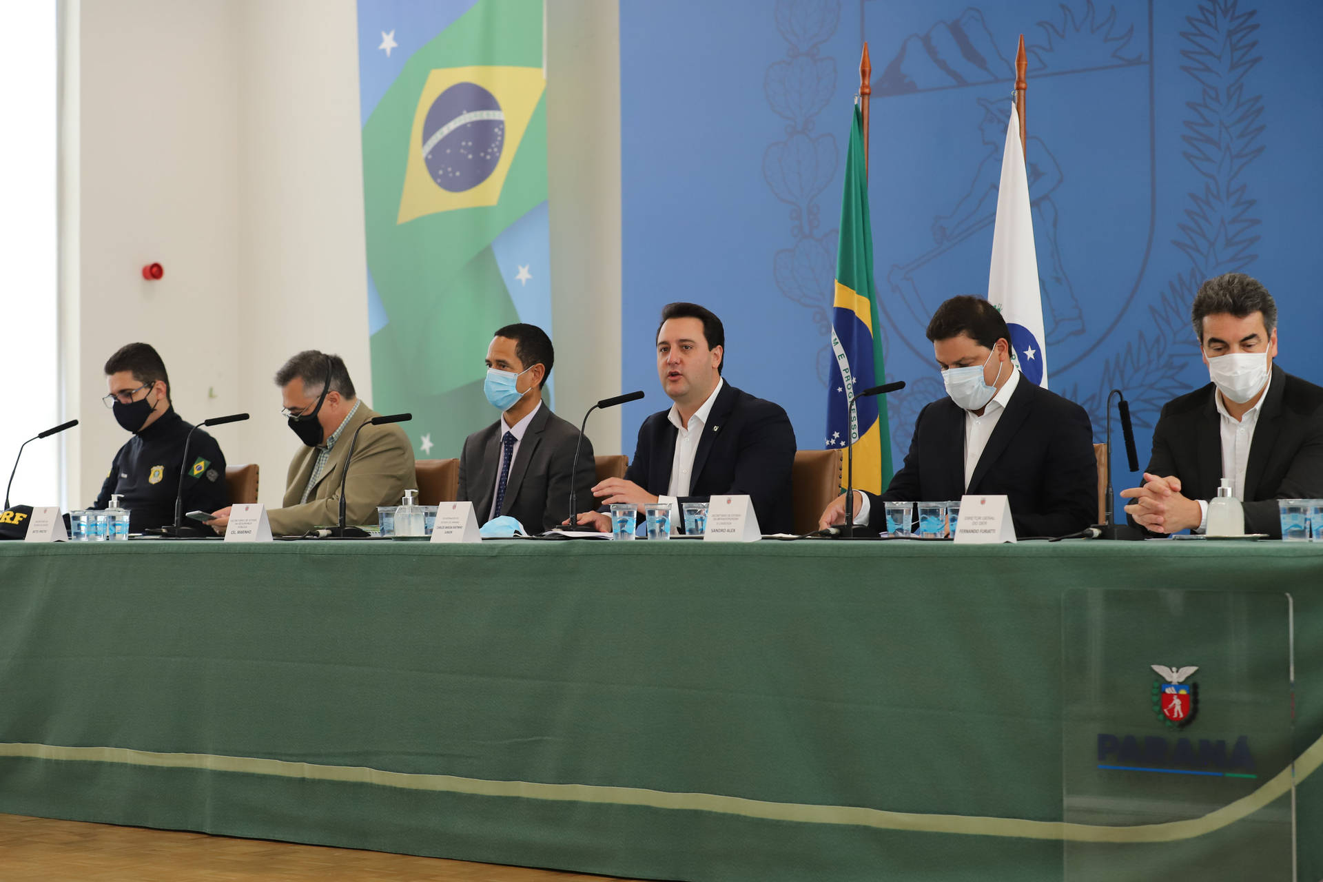 O governador Carlos Massa Ratinho Junior e secretários de Estado apresentam nesta sexta feira (26), em conjunto com a Polícia Rodoviária Federal, detalhes do plano de operação para o fim da concessão das rodovias paranaenses, que ocorre neste final de semana. 26/11/2021 Foto: Geraldo Bubniak/AEN