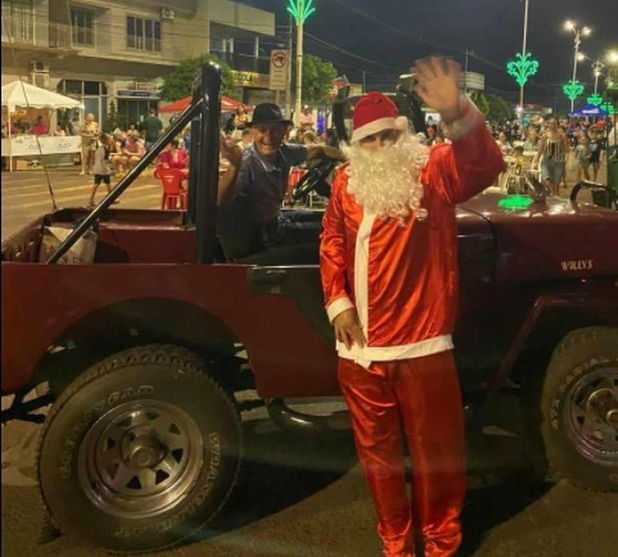 Após fazer entrega de brinquedos no PR,