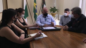Bazana pede apoio de Beto Preto para Apaes
