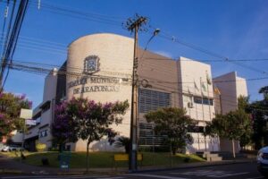 Pastor do Mercado tem mandato cassado em sessão que durou dez horas na Câmara de Arapongas