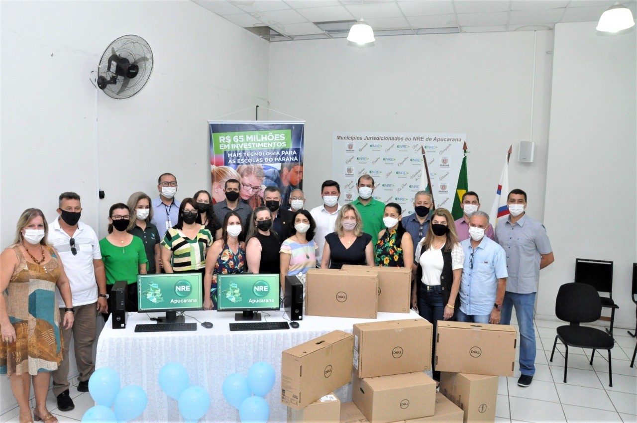 Jandaia recebe 20 computadores do NRE