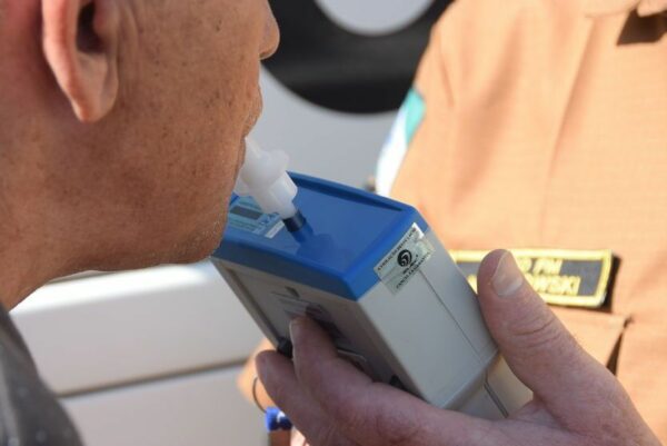 Motorista é preso por embriaguez em J. Alegre, após acidente