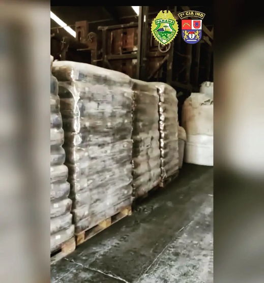 Carga de 27 toneladas roubada no MT é achada em Arapongas