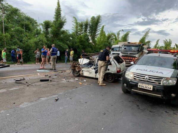 Homem morre e 3 pessoas ficam gravemente feridas em acidente