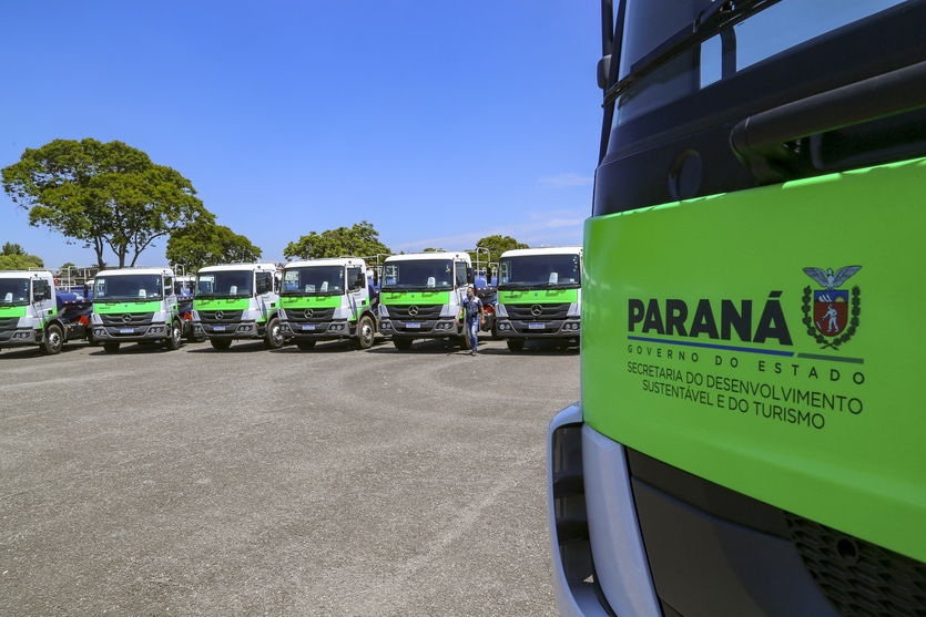 Apucarana recebe dois caminhões: um pipa e um compactador nesta quarta feira (9)