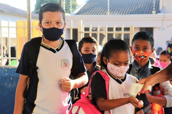 Alunos da rede municipal retornam às aulas nesta segunda em Arapongas