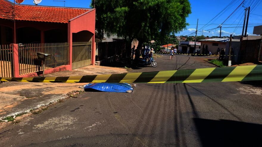 Homem é atropelado, esfaqueado e morre em Arapongas