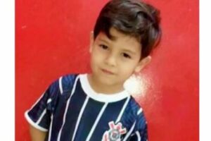 Menino de 4 anos morre após ser espancado por casal