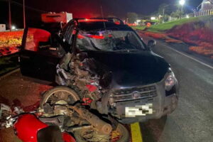 Motociclista morre em batida com carro na PR 272, em Faxinal