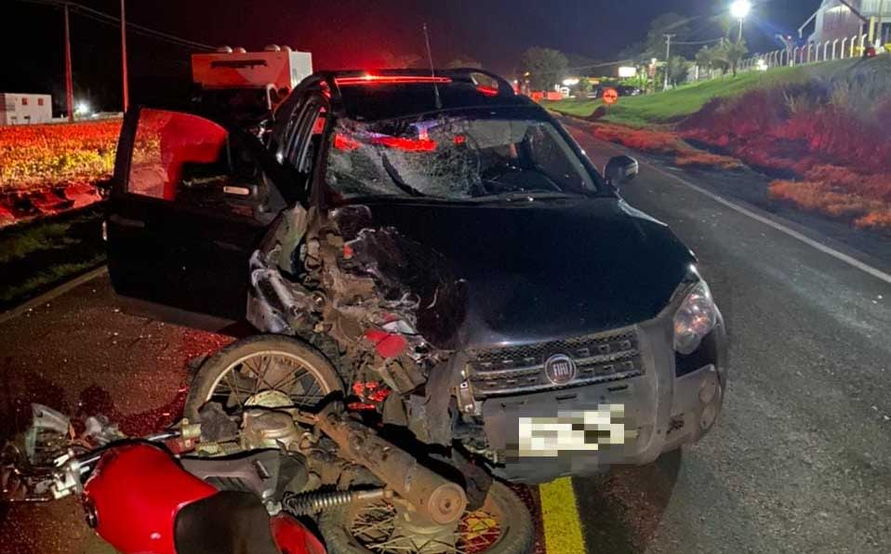 Motociclista morre em batida com carro na PR 272, em Faxinal