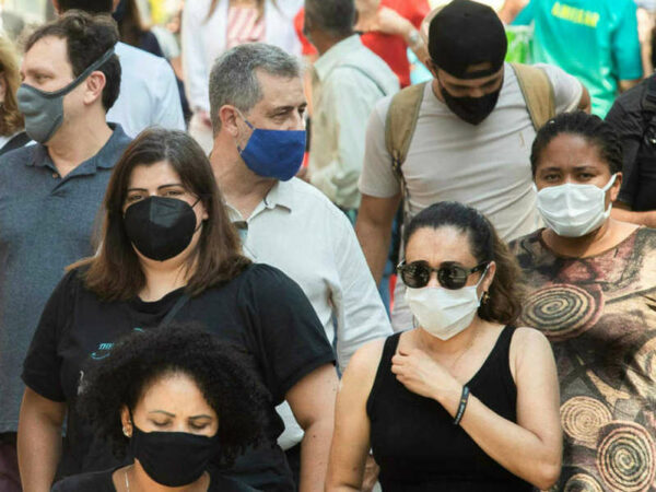Ômicron representa quase 96% dos casos positivos de covid-19 identificados no Brasil