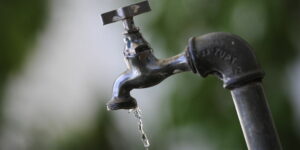Queda de energia afeta abastecimento de água em Faxinal