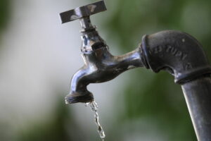 Queda de energia afeta abastecimento de água em Faxinal