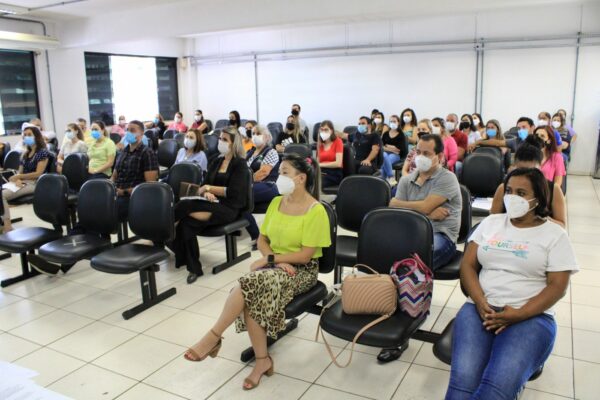 Reunião discute fortalecimento de ações em saúde mental em Arapongas