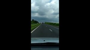 Vídeo: caminhão provoca acidente para ‘vingar’ fechada que levou na estrada no Contorno Sul de Rolândia
