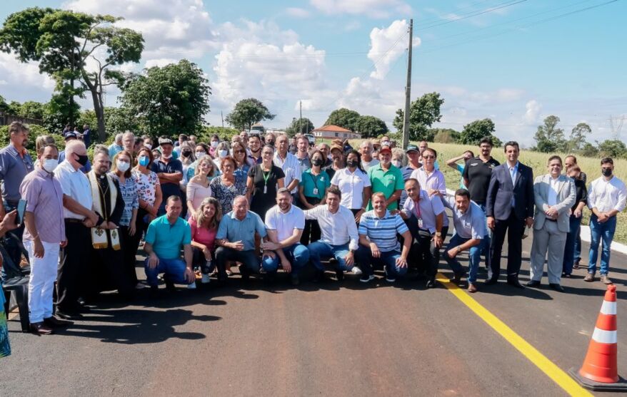 A solenidade reuniu pioneiros, empresários, moradores do distrito e autoridades