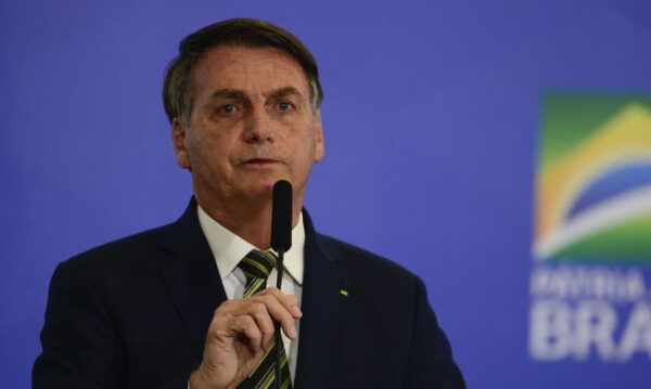 Bolsonaro afirma que vai ‘para cima’ de quem aumentar combustíveis