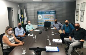Comitiva de Arapongas é recebida pela diretoria da Fomento Paraná