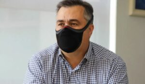 ‘Não baixe a guarda’, alerta Beto Preto sobre vacinação