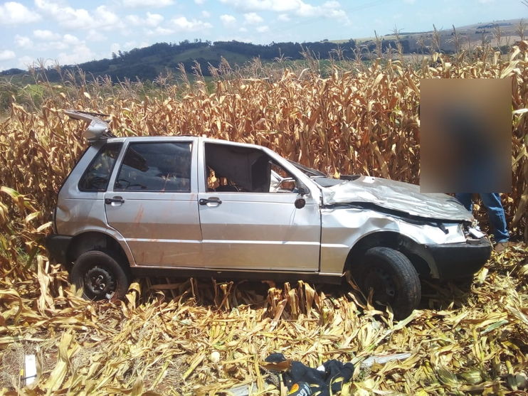 Jovem de 28 anos morre em capotamento na PR 090