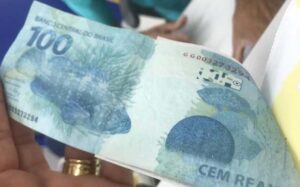 Menor é apreendido após fazer compra em comércio com nota falsa
