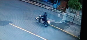 Motociclista passa a mão em apucaranense que se exercitava