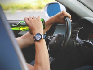 Motorista embriagado se envolve em acidente em Arapongas