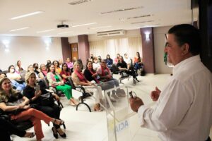 Prefeito de Arapongas abre evento para as mulheres empreendedoras de Arapongas