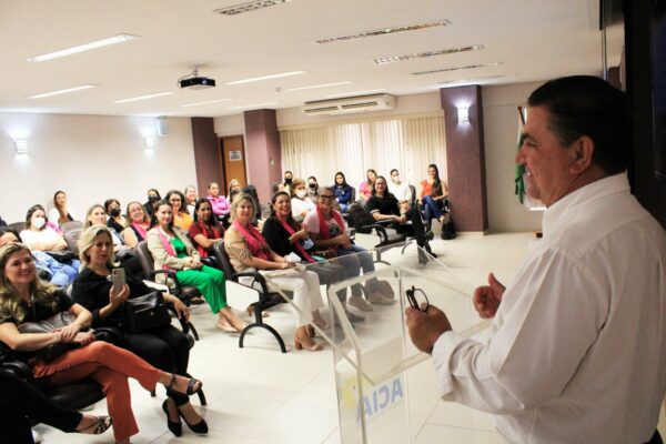 Prefeito de Arapongas abre evento para as mulheres empreendedoras de Arapongas