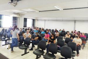 Reunião com supervisores de educação marca entrega da avaliação diagnóstica em Arapongas