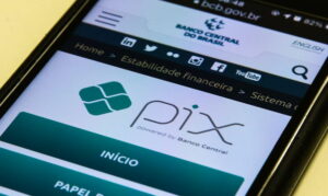 Trabalhador faz Pix de R$10 mil para ladrões em Arapongas
