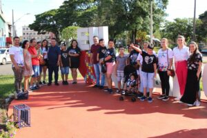 Selo da campanha sobre Autismo está no coração do “Eu Amo Arapongas”