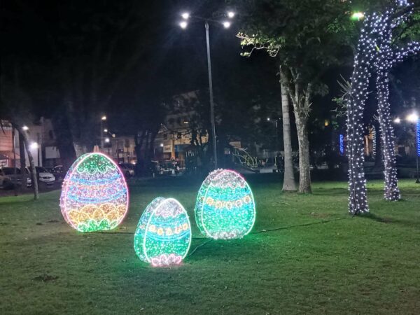 SECLE prepara decoração especial de Páscoa na Praça Mauá em Arapongas