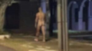 Homem completamente nu passeia pelas ruas de Cascavel