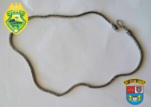 Homem é preso após furtar corrente de prata em relojoaria
