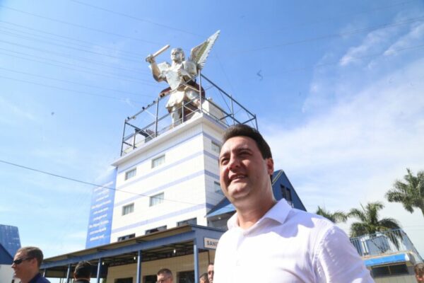 Em Bandeirantes, governador destaca a força do turismo religioso