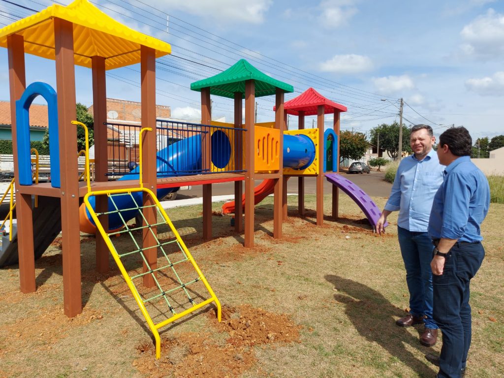 Parque infantil M-3a - Fabriurbanos Ltda