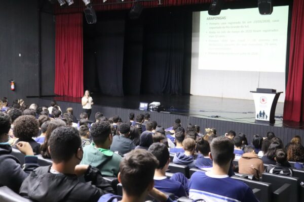 Saúde realiza palestra para alunos da Rede Estadual de Ensino de Arapongas