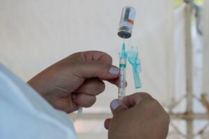 Vacinação segue em Apucarana nesta quinta (21)