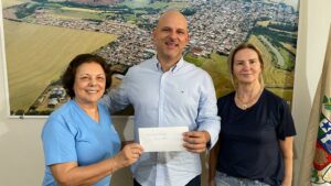 Bela Vista do Paraíso – Presidente da Associação de Senhoras de Rotarianos entrega ao Prefeito Fabrício Pastore ofício solicitando a cessão e reforma de um ônibus