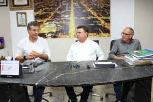 Prefeito de Arapongas recebe a visita do ex-governador Beto Richa