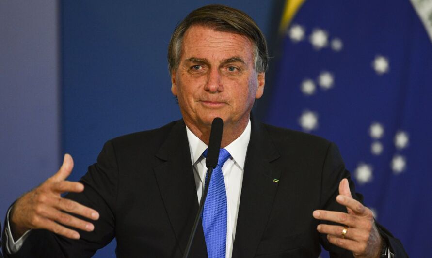 Bolsonaro promete ir à Justiça para reduzir combustíveis