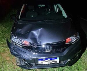 Duas pessos feridas em batida entre carro e moto na região