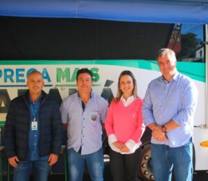 Ônibus Emprega Mais Paraná visita Cambira