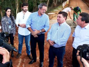 Prefeito recebe secretário e deputados, inspeciona Parque dos Pássaros e anuncia quase R$ 28 milhões em novos investimentos