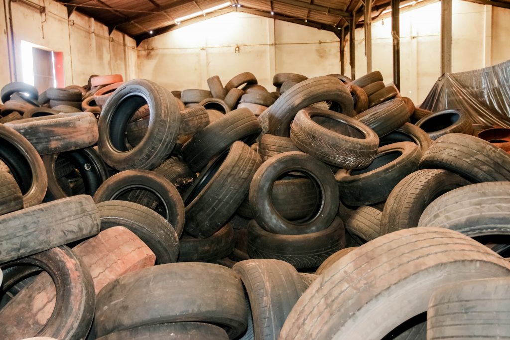 Programa ambiental coleta 150 mil pneus inservíveis em Apucarana