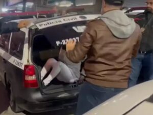 Mulher é presa em SP por suspeita de dar golpe ‘boa noite, Cinderela’ em idosos