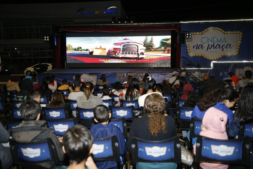 Primeira edição do Cinema na Praça é realizada em Ivaiporã