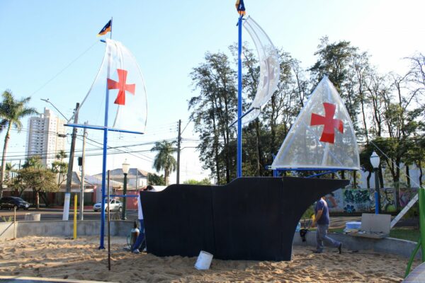 Prefeitura de Arapongas inicia instalação de nove Parques Infantis Temáticos