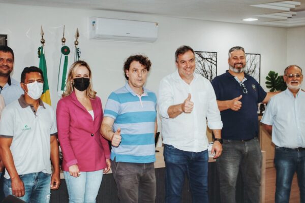 Cambira – Recebemos nesta manhã no nosso gabinete o deputado estadual e presidente do MDB, Anibelli Neto.